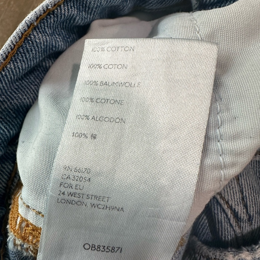 BDG High Rise Mom Jean Light Wash Distressed 25 - Picture 7 of 9